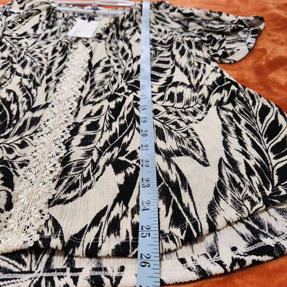 Kathy Ireland Top Womens Size Large Relax Fit Lightweight. B15 - Picture 3 of 10